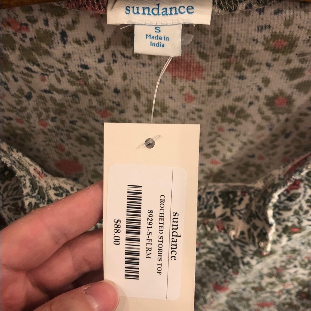 Beautiful Sundance shirt with gorgeous sleeves - Picture 3 of 4